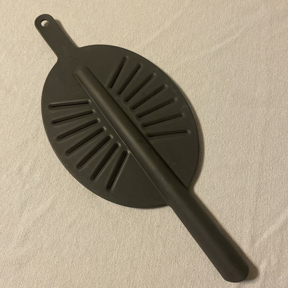 The Pampered Chef Food Strainer #2406 Gray Nylon Flat Pan Pot Drainer 16"